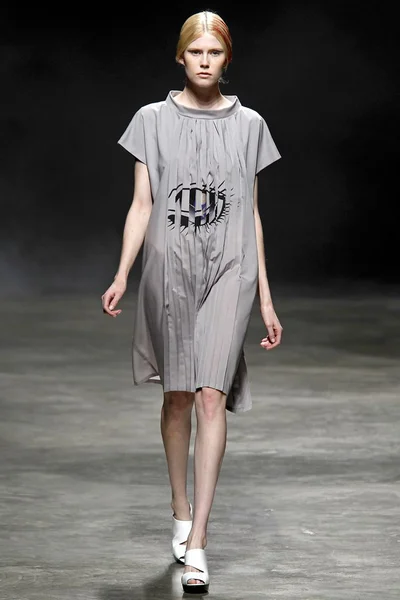 Look 1
